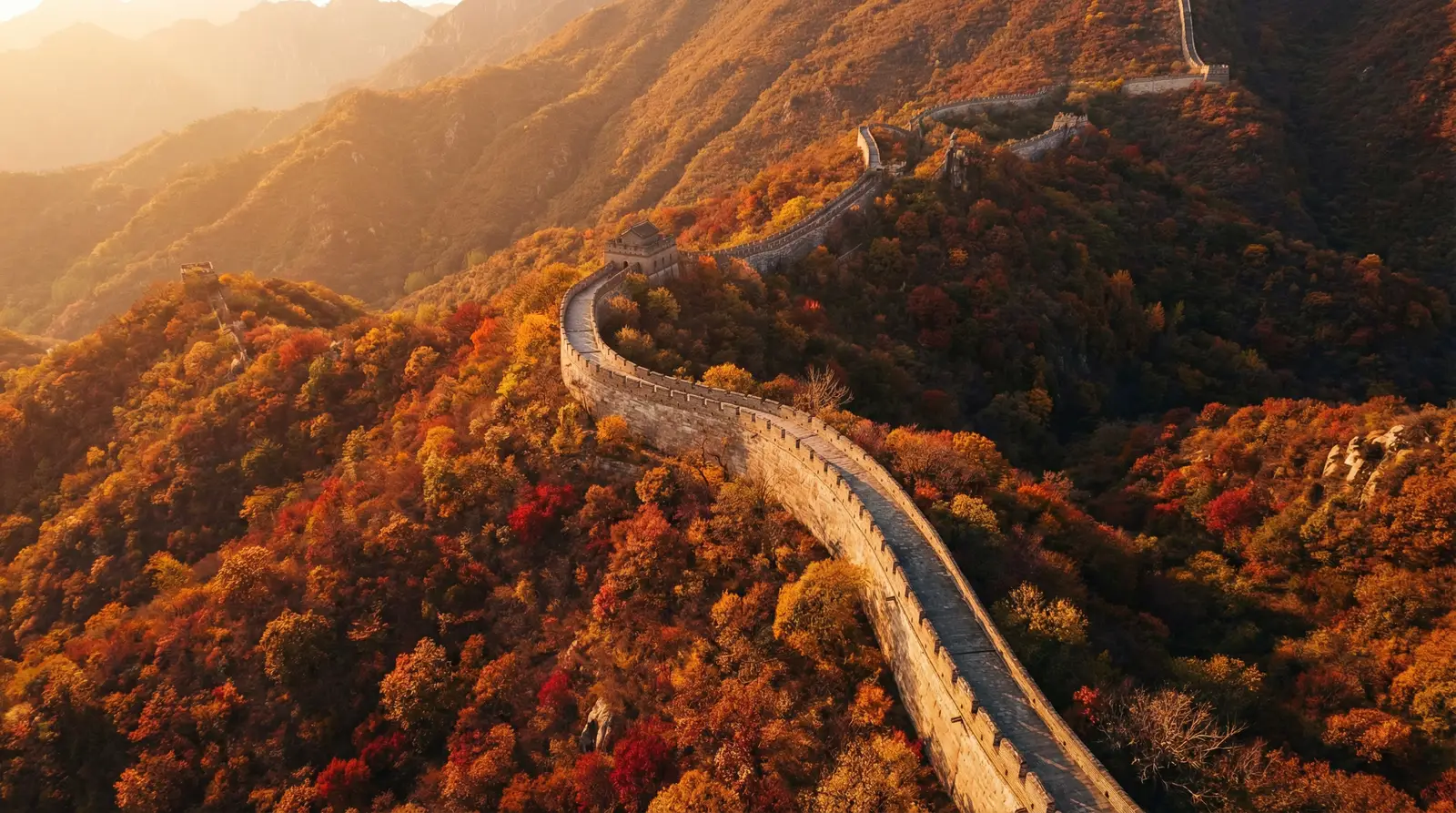 倾辛chinesevtv大战高中生 秋日长城航拍全景
